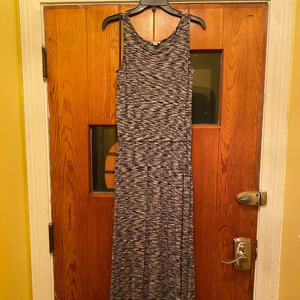 EUC Black and White maxi dress!